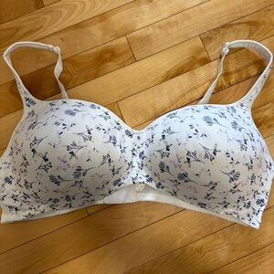 tiVoglio Bra White with Purple Floral Bra Size 48DD No Underwire, No Padding